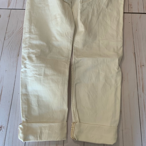 American Eagle Mom Jean - Picture 9 of 9